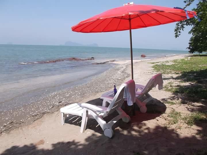 Hotel Dugong Koh Sukorn à Ko Sukon Extérieur photo