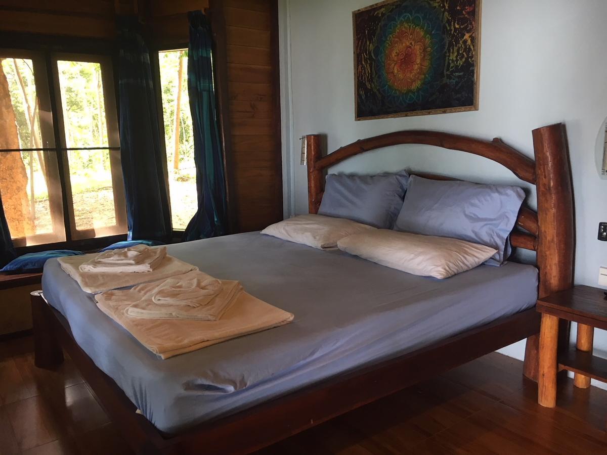 Hotel Dugong Koh Sukorn à Ko Sukon Extérieur photo